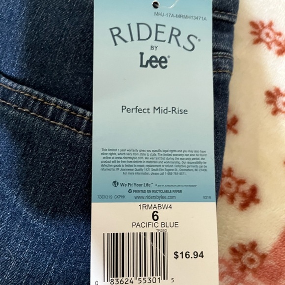 Capris - Picture 4 of 4